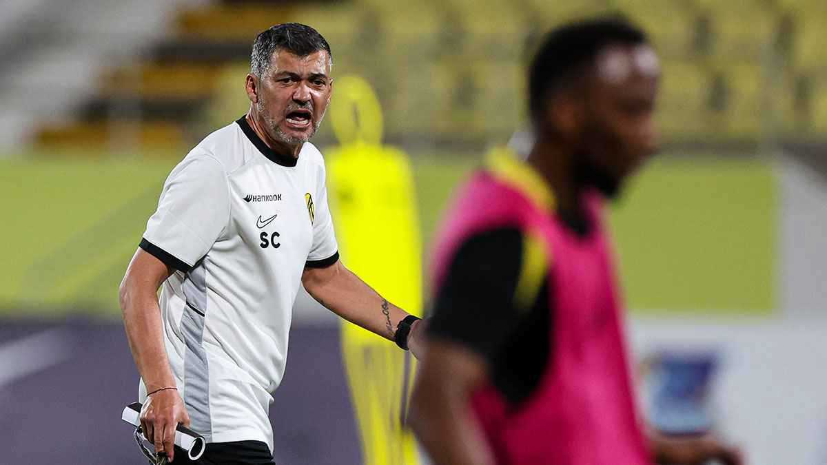 هل تراجع كونسيساو عن أول قراراته في الاتحاد السعودي؟