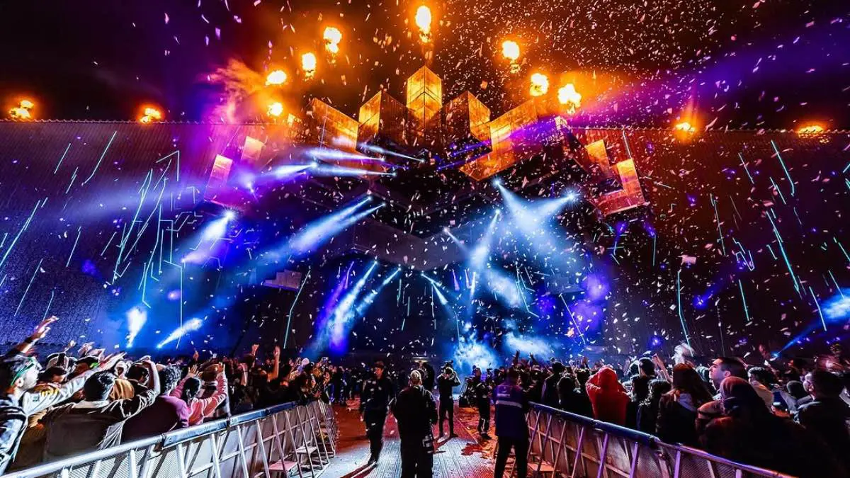 كاميلا كابيلو تتعلم العربية.. مفاجآت مهرجان "ساوند ستورم" (فيديو)