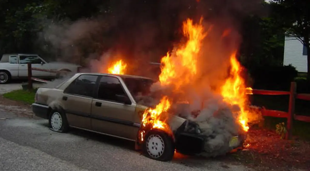 "تدفيع الثمن" المتطرفة تضرم النار في سيارتين شرق رام الله