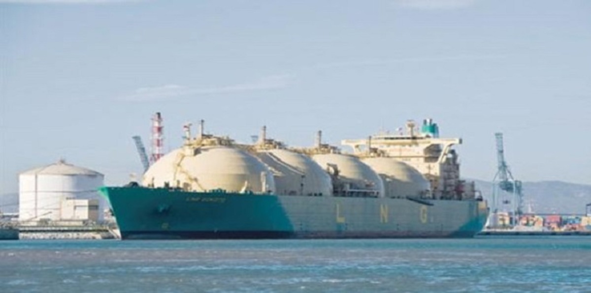 مصر: شركتان عالميتان تفوزان بتوريد شحنتين للغاز تسليم أبريل