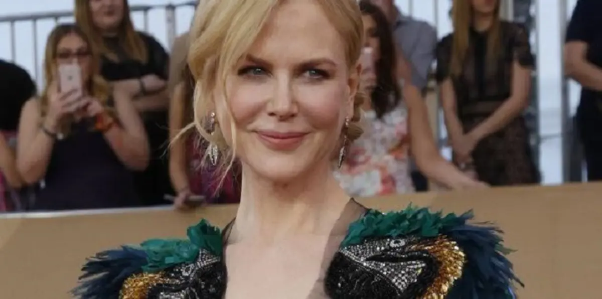 نيكول كيدمان تخطف الأنظار بفستان من كوتشي (صورة)