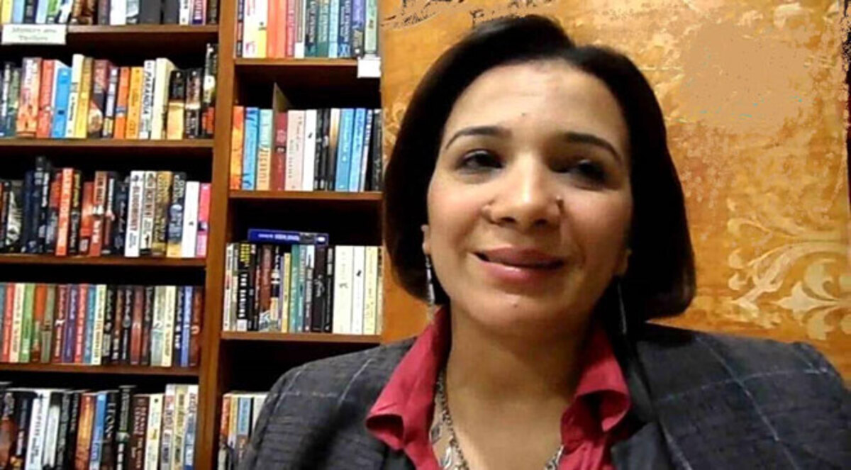 عاهرة عزة سلطان وقسوة المجتمع المصرى