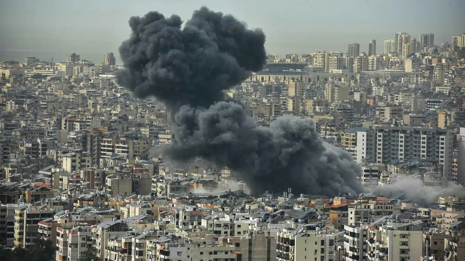 الجيش الإسرائيلي: استهدفنا "قيادياً بارزاً" في حزب الله بضاحية بيروت (فيديو)