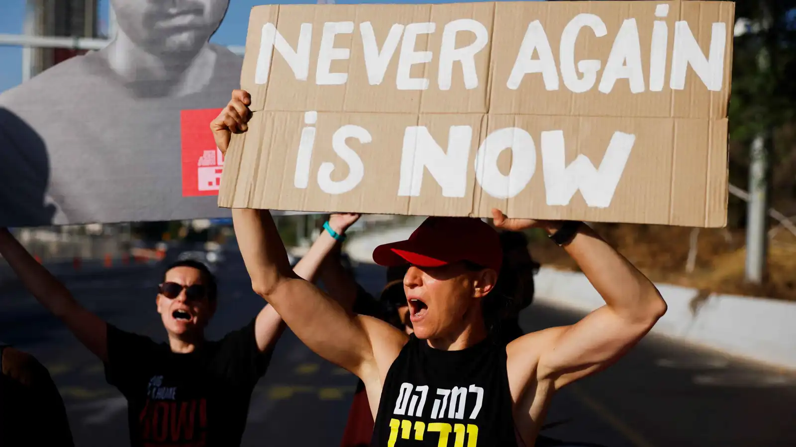 إعلام عبري: مفاوضات جديدة بشأن غزة بعيدا عن القاهرة والدوحة