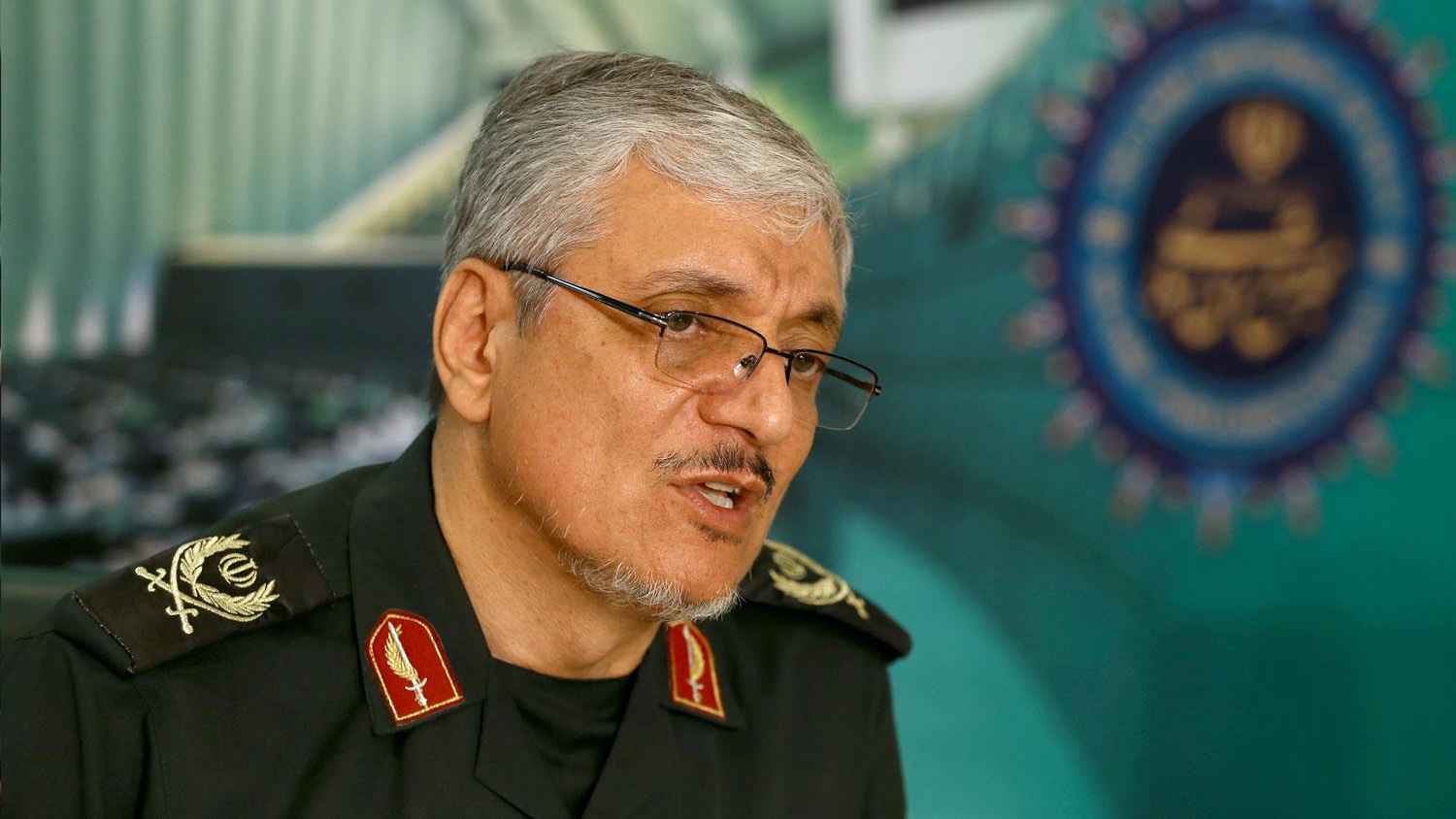 "تقارير مغلوطة".. إيران تعلّق على وجود شحنات عسكرية في ميناء رجائي (فيديو)