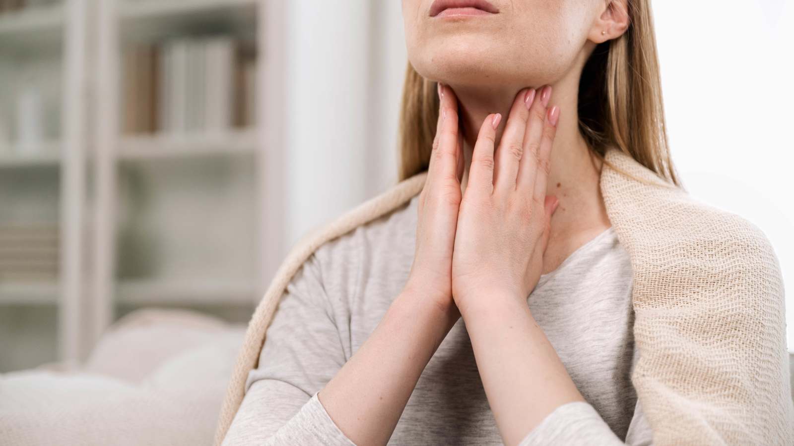 علامات "خطيرة" في الرقبة والرأس.. لا تتجاهلها