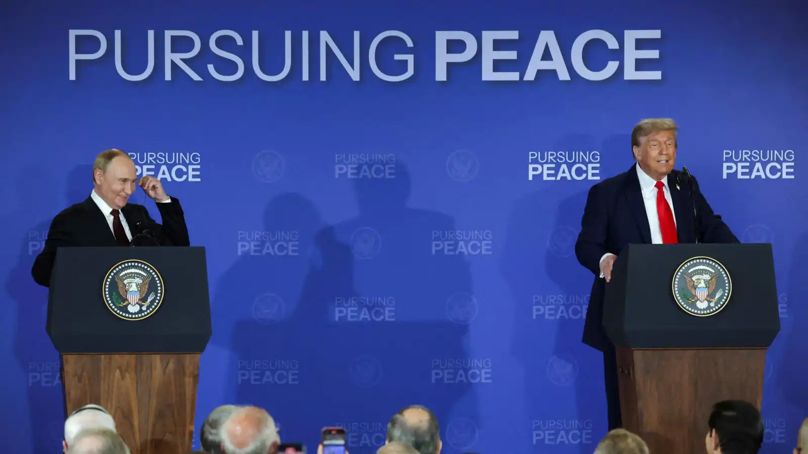 ختام قمة ألاسكا.. "أجواء بناءة" تغلف اجتماع بوتين وترامب (فيديو)