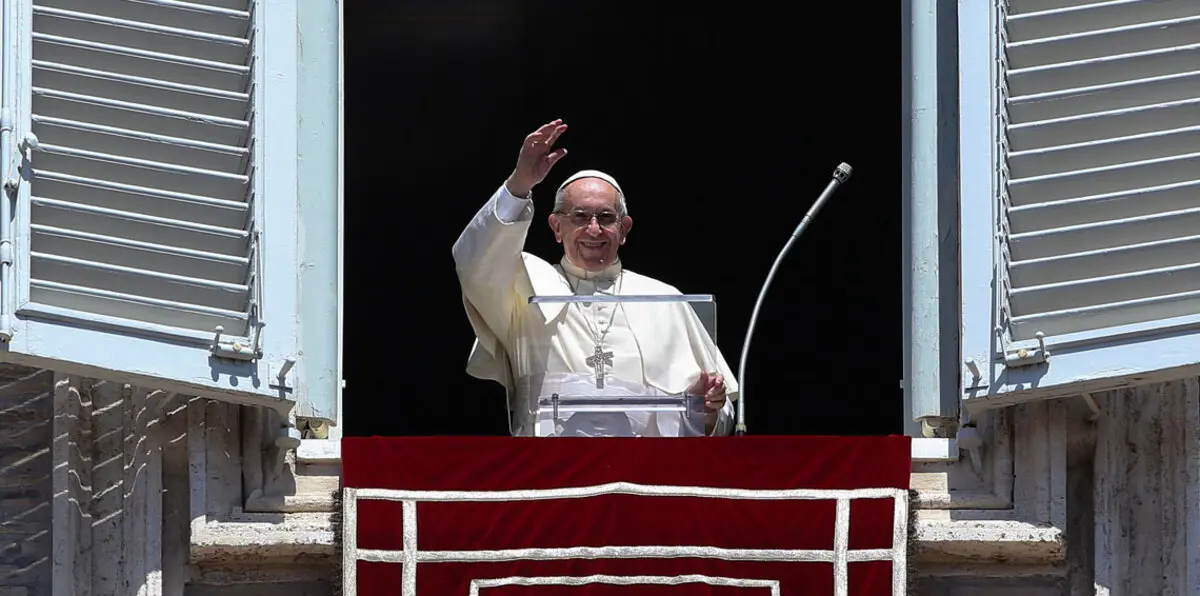 البابا فرنسيس يدعو إلى منح "تأشيرات دخول إنسانية" للفارين من النزاعات