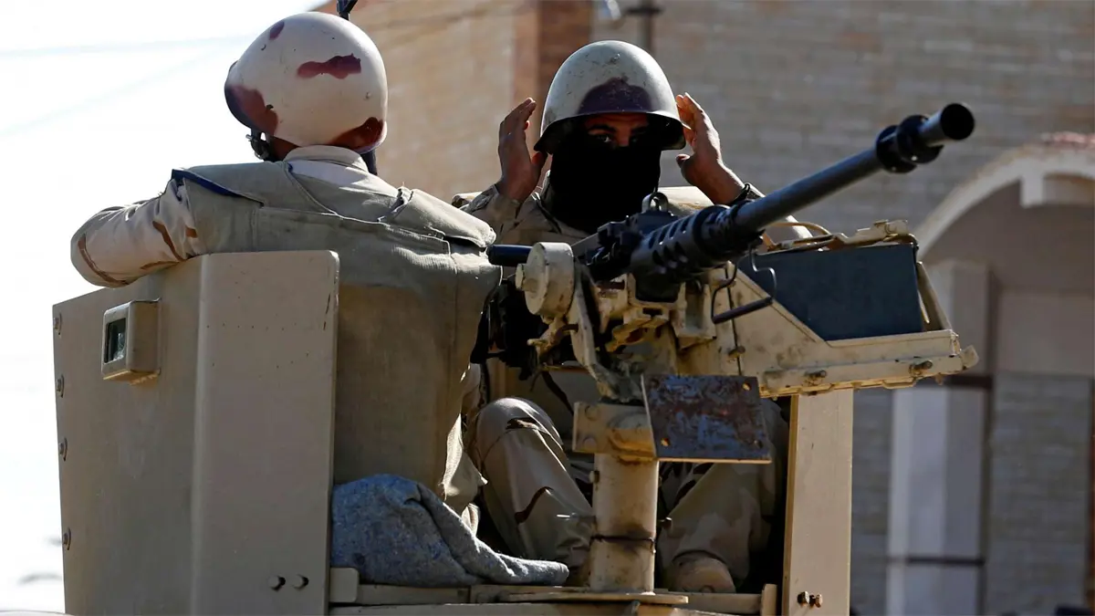 مقتل ضابط بالجيش المصري أثناء مداهمة مسلحين في سيناء