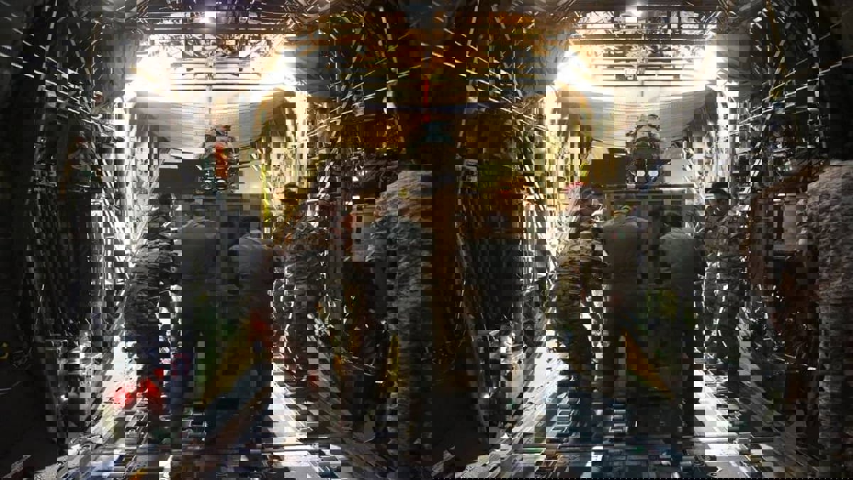 الملك عبدالله الثاني: سلاح الجو الأردني تمكن من إنزال مساعدات طبية لغزة