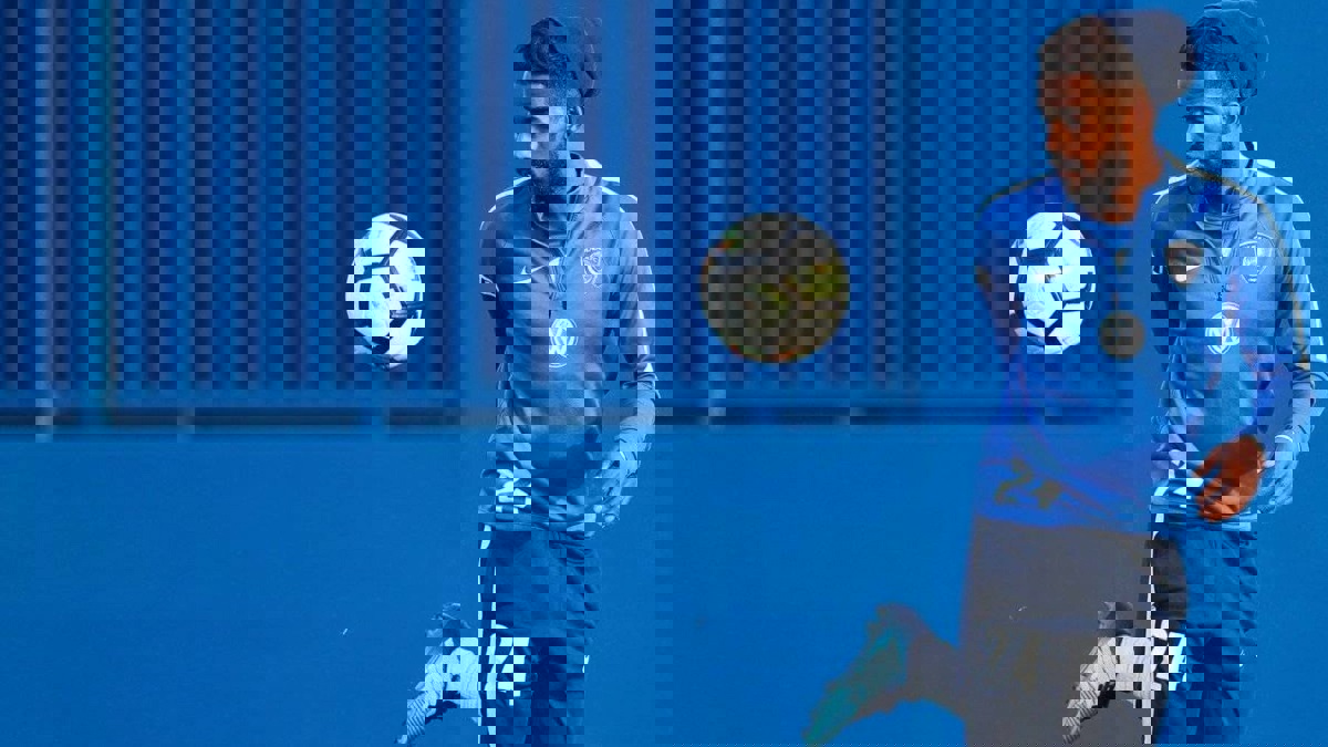 هل ينتقل نواف العابد من نادي الهلال إلى النصر؟ (صورة)