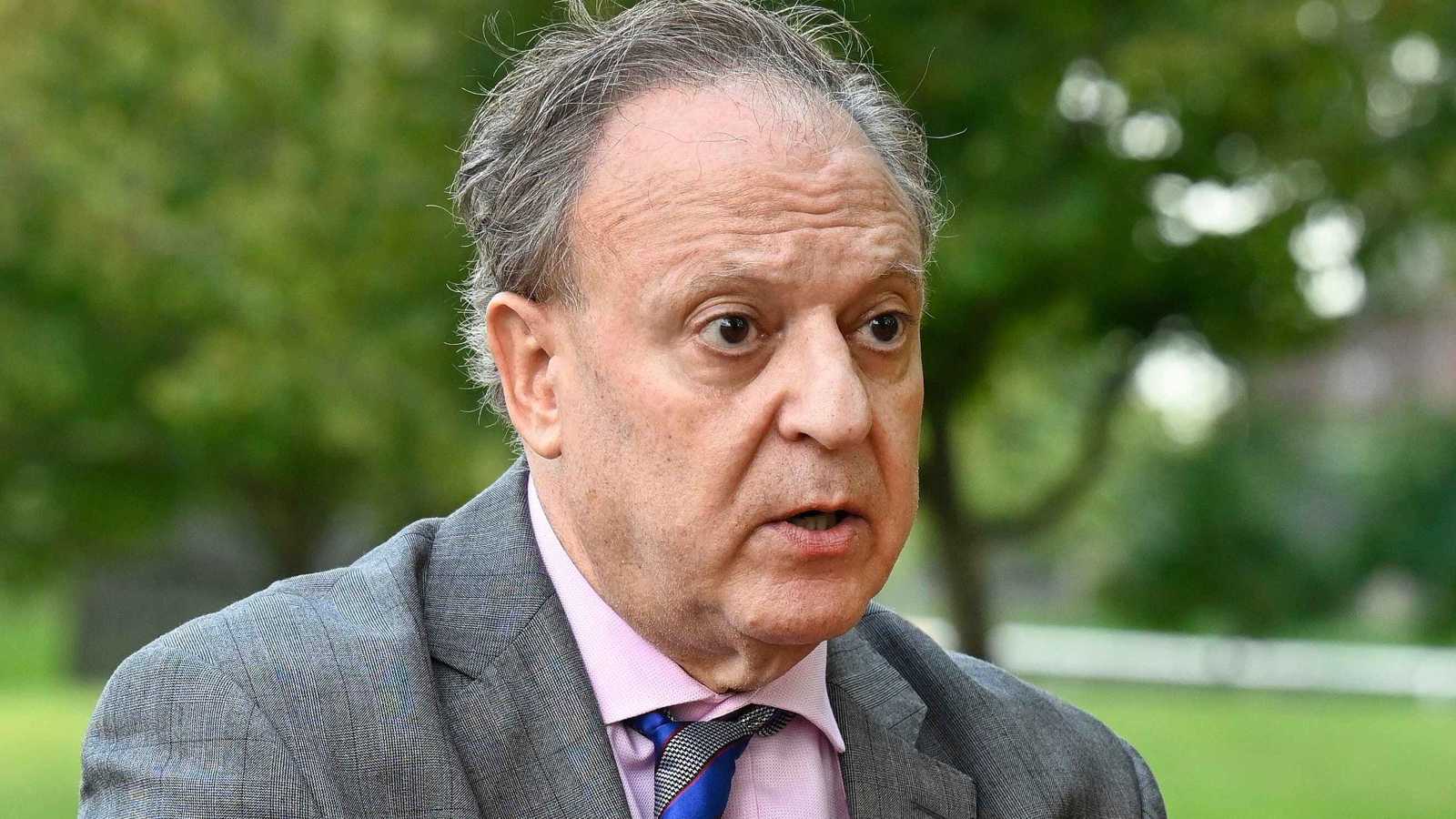 رسالة دعم أم تمهيد لدور سياسي؟.. بشارة بحبح يدخل دائرة التكهنات حول حكم غزة