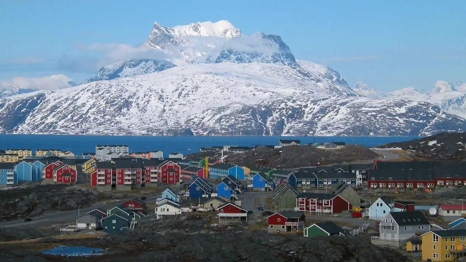 تربك طموحات ترامب.. دراسة تكشف "نقطة ضعف" جيولوجية في غرينلاند