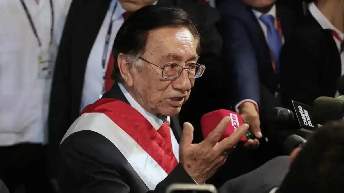 تاسع رئيس لبيرو في عقد من الاضطرابات السياسية.. من هو خوسيه ماريا بالكازار؟