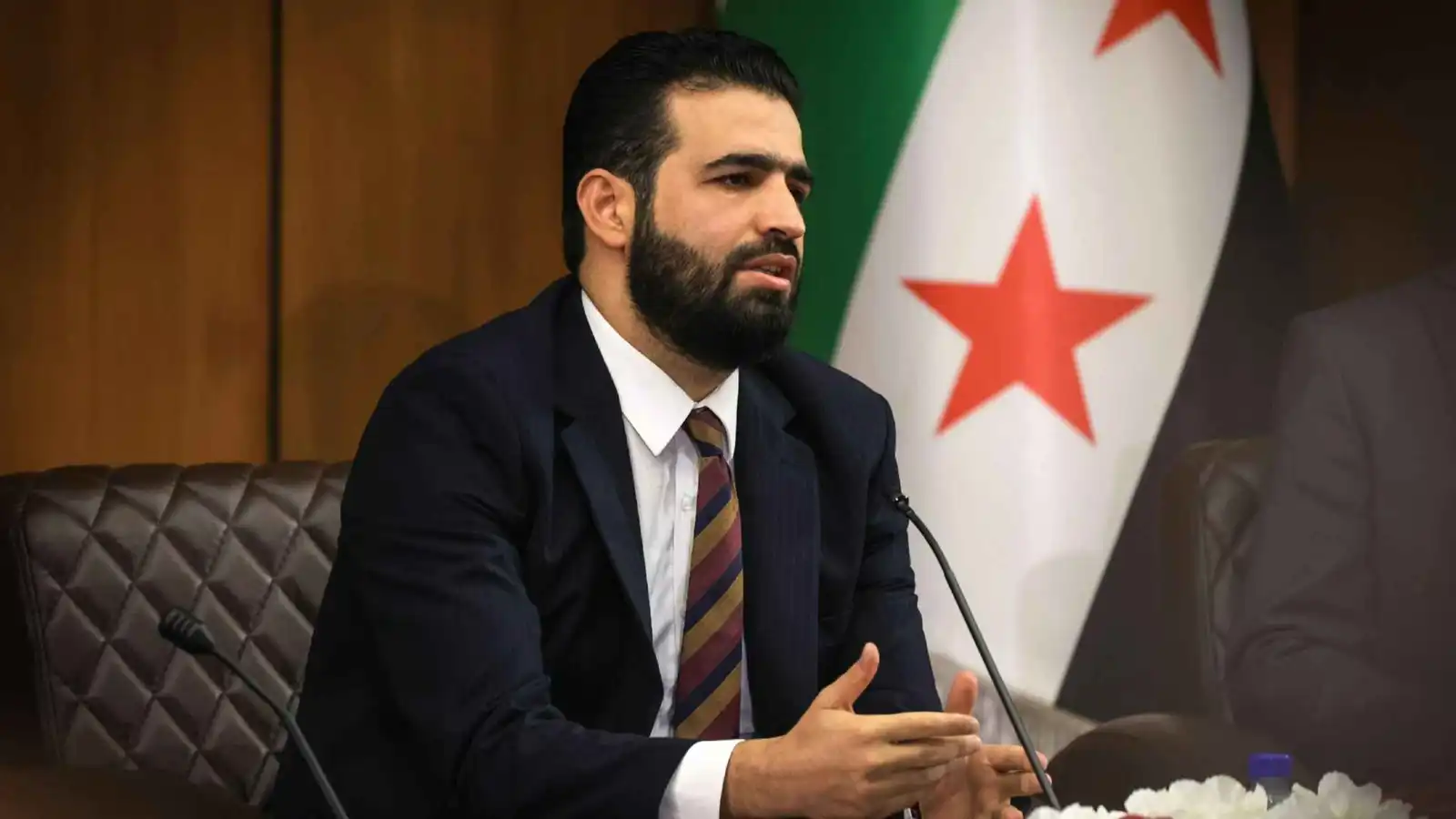 الداخلية السورية تبدي استعدادها لدمج الضباط المنشقين في مفاصل الوزارة