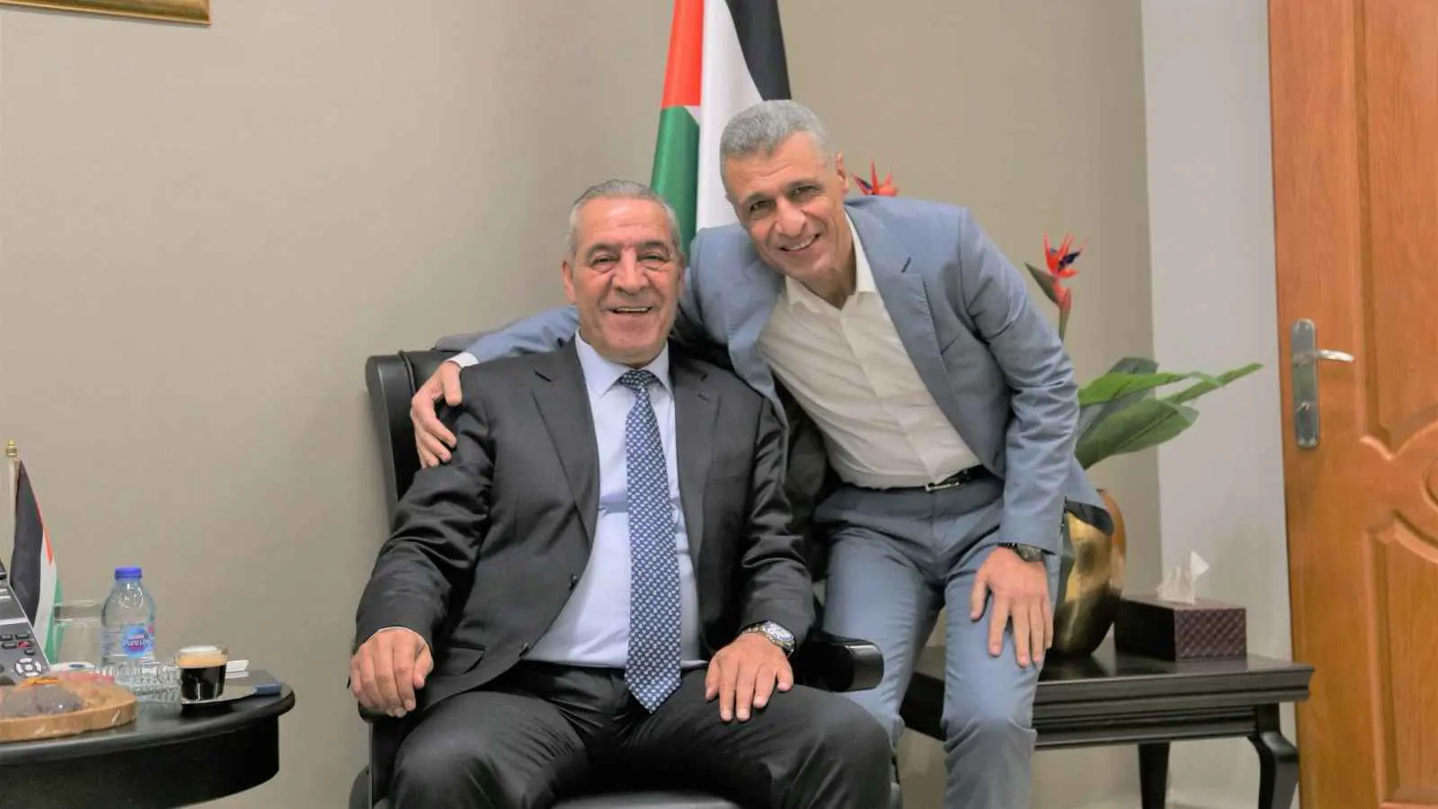 خلفًا لحسين الشيخ.. عباس يعيّن أيمن قنديل رئيسًا للشؤون المدنية