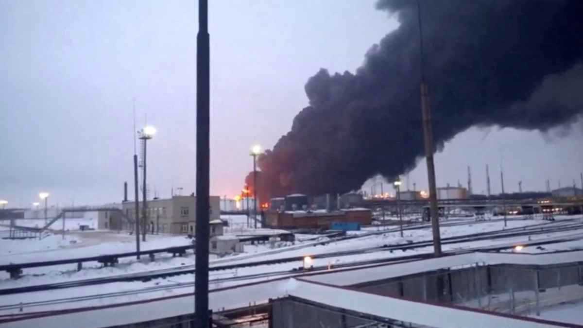 أوكرانيا تقصف مصفاة سيزران في منطقة سامارا الروسية