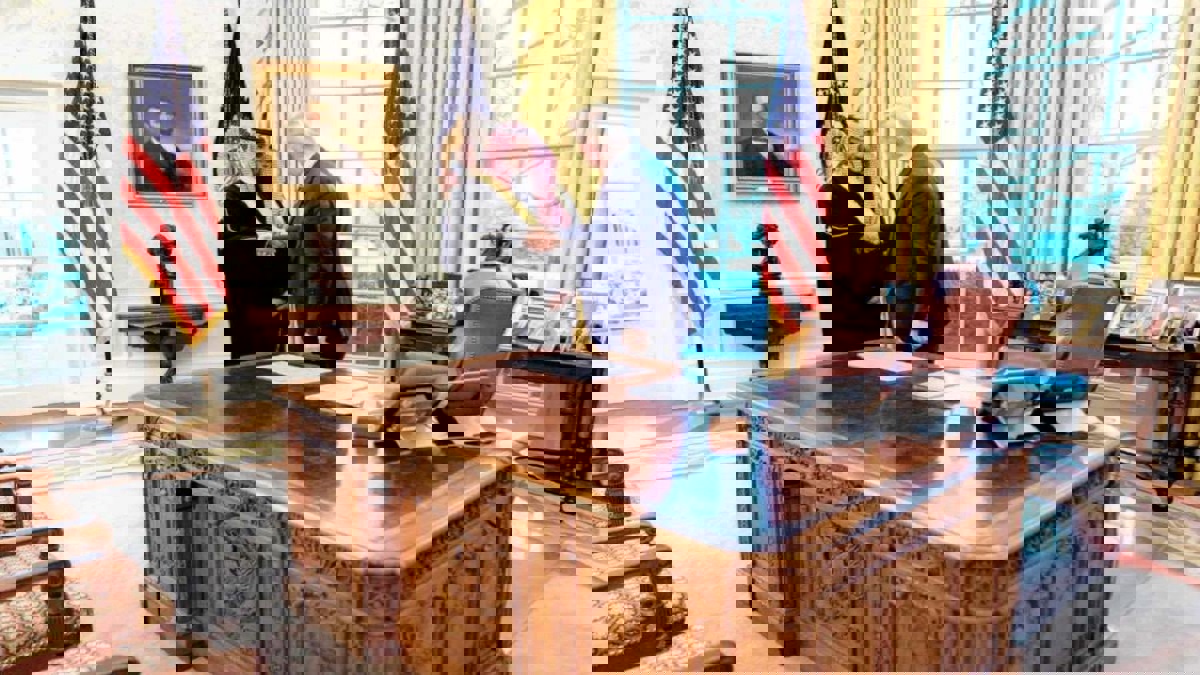 ترامب يستقبل الأمير خالد بن سلمان في واشنطن (صور)