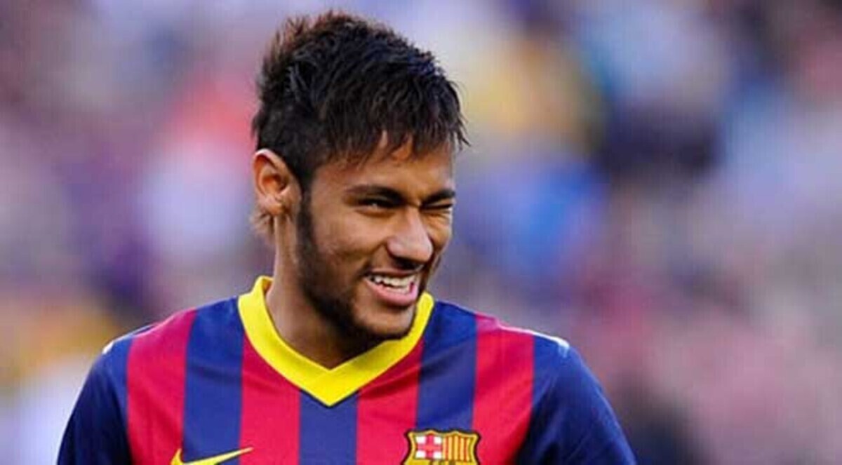 نيمار يطارد روماريو (صورة)