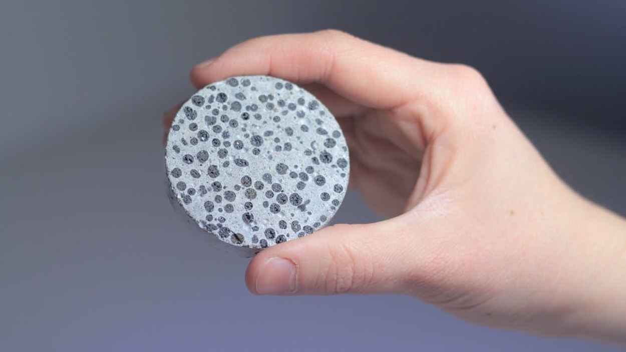 ثورة في عالم البناء.. خرسانة ذاتية الإصلاح تعالج تشققاتها بقدرات بكتيرية