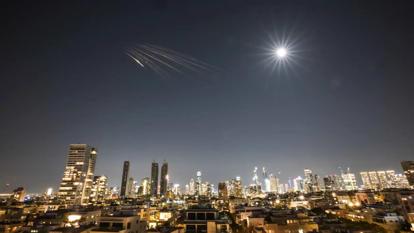 يديعوت أحرونوت: الصواريخ الإيرانية أقل من توقعات إسرائيل بـ80%