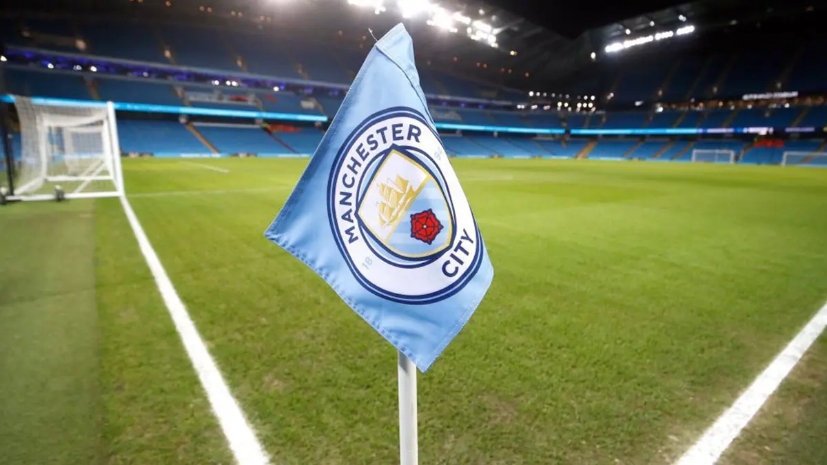 الفيفا يفرض غرامة على مانشستر سيتي بسبب الانتقالات دون حرمان من القيد