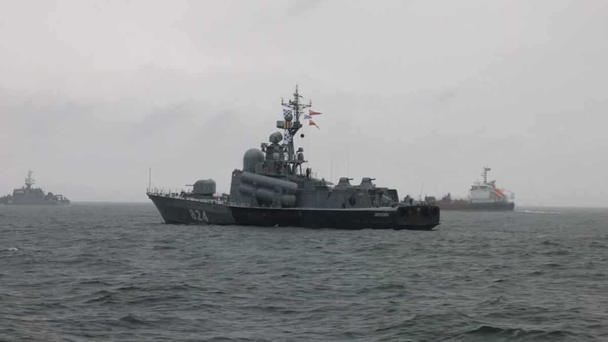 أوكرانيا تستهدف سفينة حربية روسية على بعد 1800 كم من ساحلها