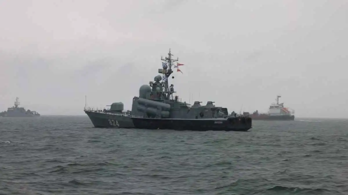 أوكرانيا تستهدف سفينة حربية روسية على بعد 1800 كم من ساحلها