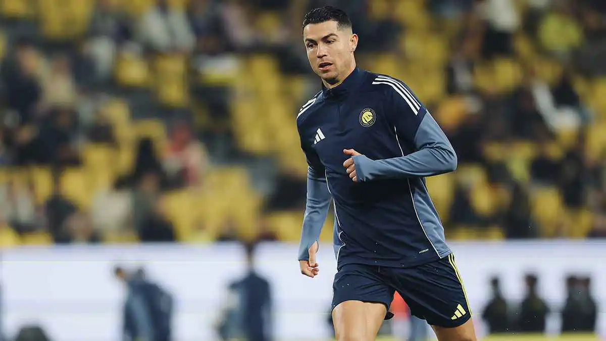 العارضة تحرم كريستيانو رونالدو من هدف تاريخي أمام التعاون (فيديو)