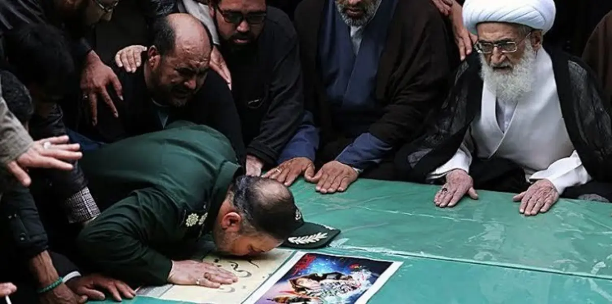 مقتل 18 إيرانيًا وأفغانيًا وباكستانيًا في سوريا (صور)