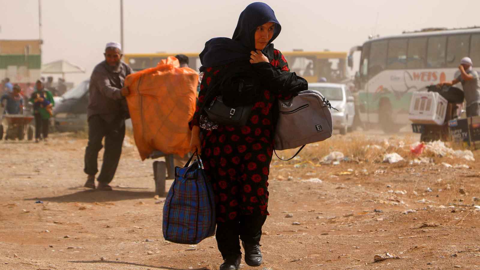 "لوموند": إيران تسرّع وتيرة ترحيل الأفغان