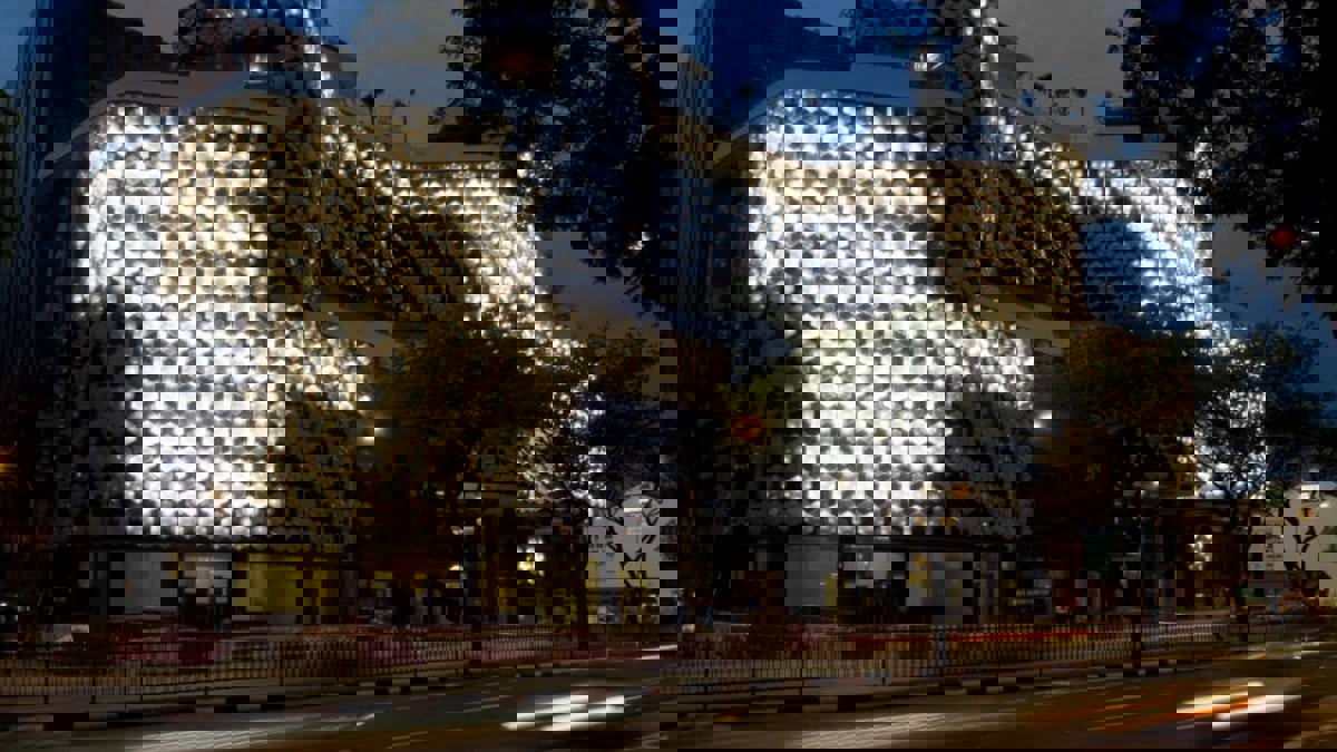 واجهات مبان تحاكي الأسماك تتغير آلياً حسب الطقس