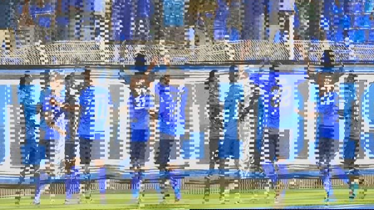 الهلال يهزم توتي ويتوج بطلا للدوري السوداني