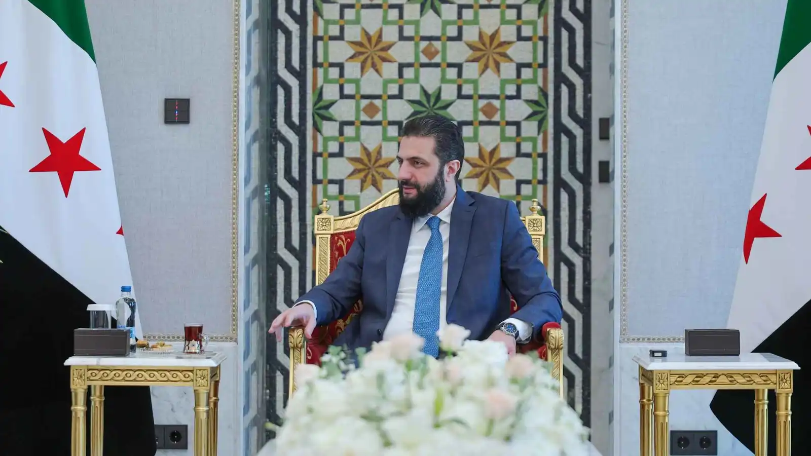 الرئيس السوري يستقبل وفدًا كرديًا ويؤكد الالتزام بحقوقهم