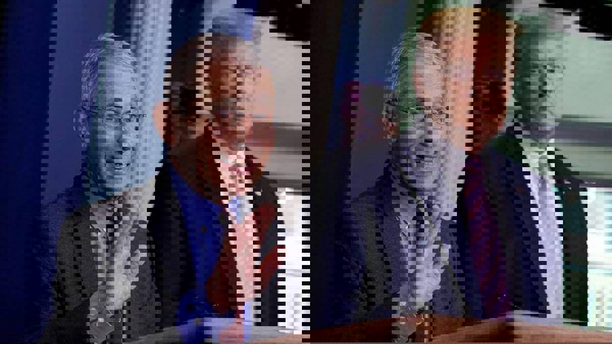 البيت الأبيض يصف تقارير عن نية ترامب طرد فاوتشي بـ"السخيفة"