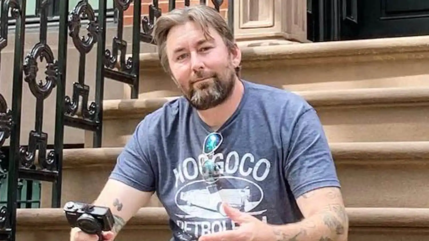 وفاة اليوتيوبر الشهير "آدم ذا وو" عن 51 عاماً