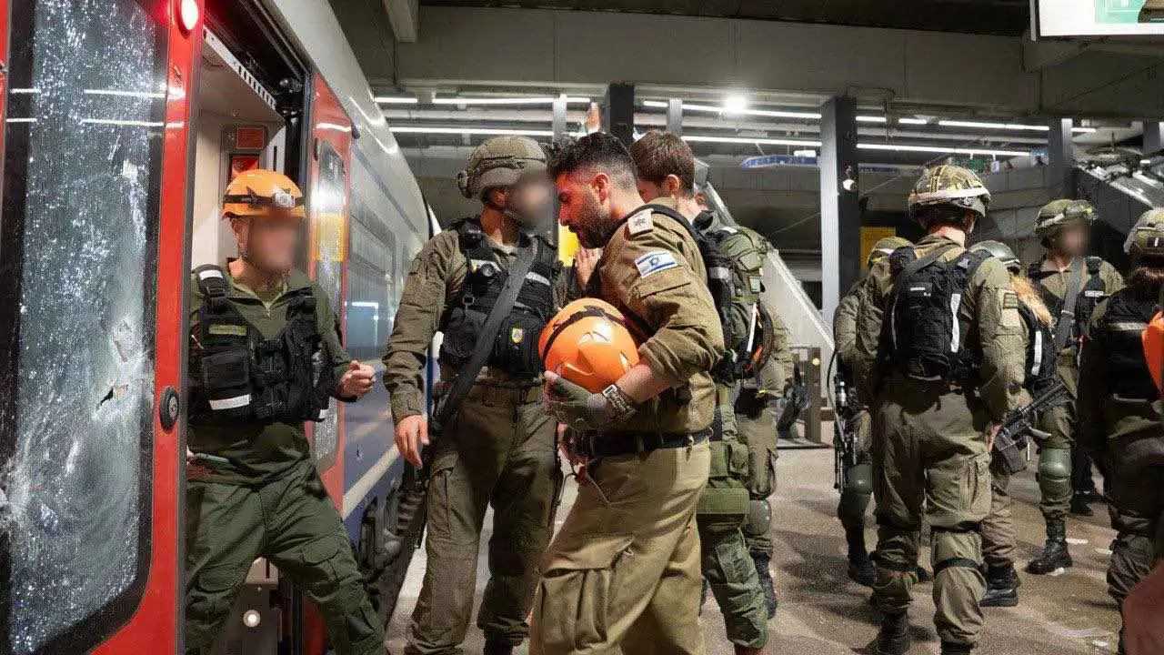 أضرار جسيمة وشلل في حركة قطارات تل أبيب بعد قصف إيراني (فيديو وصور)