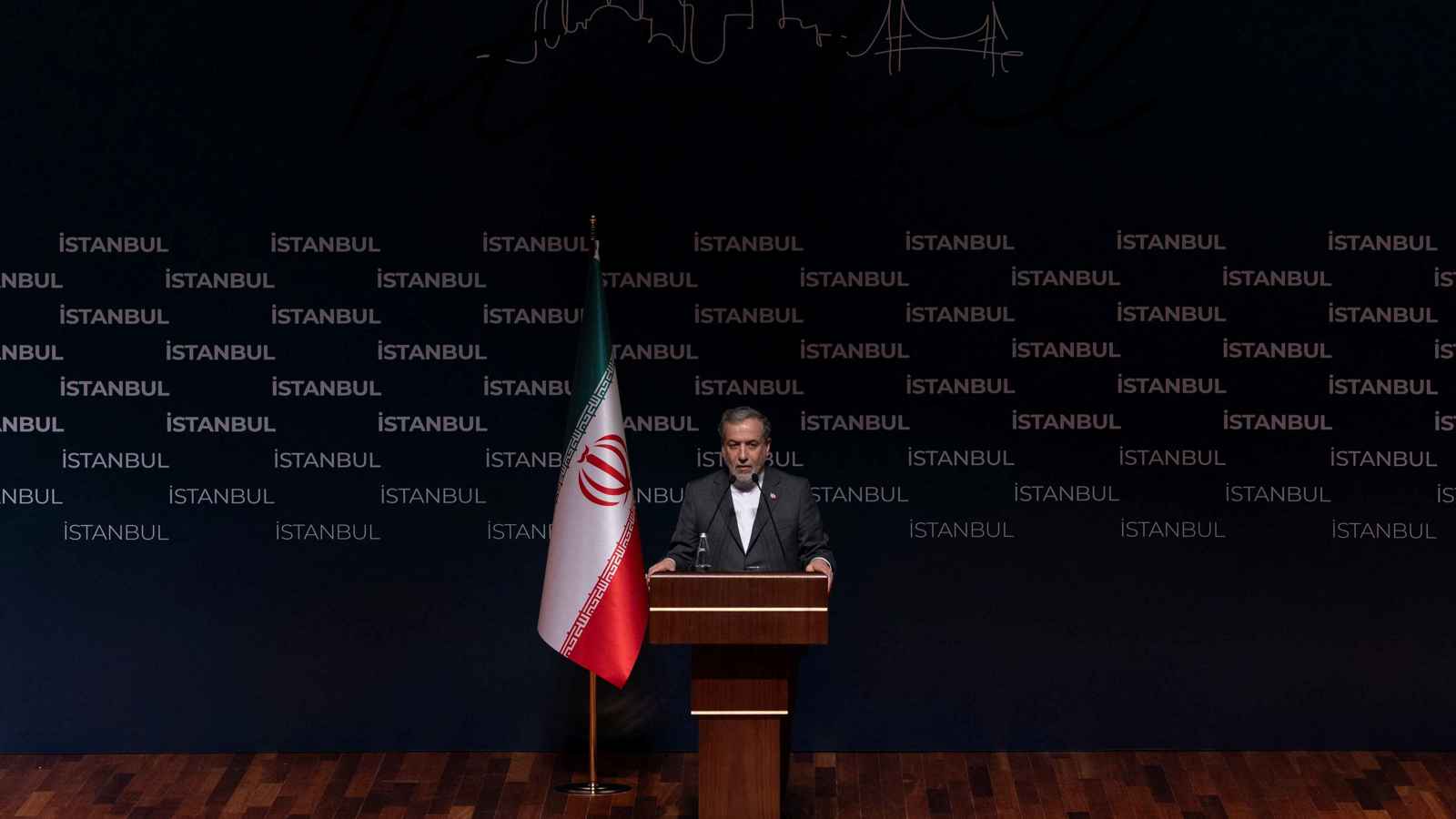 ما حقيقة أنباء سفر عراقجي إلى واشنطن؟