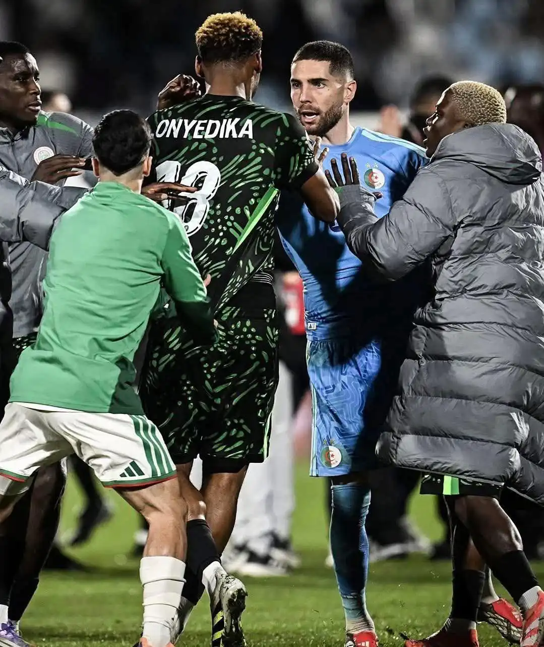 لوكا زيدان يشتبك مع لاعب نيجيريا