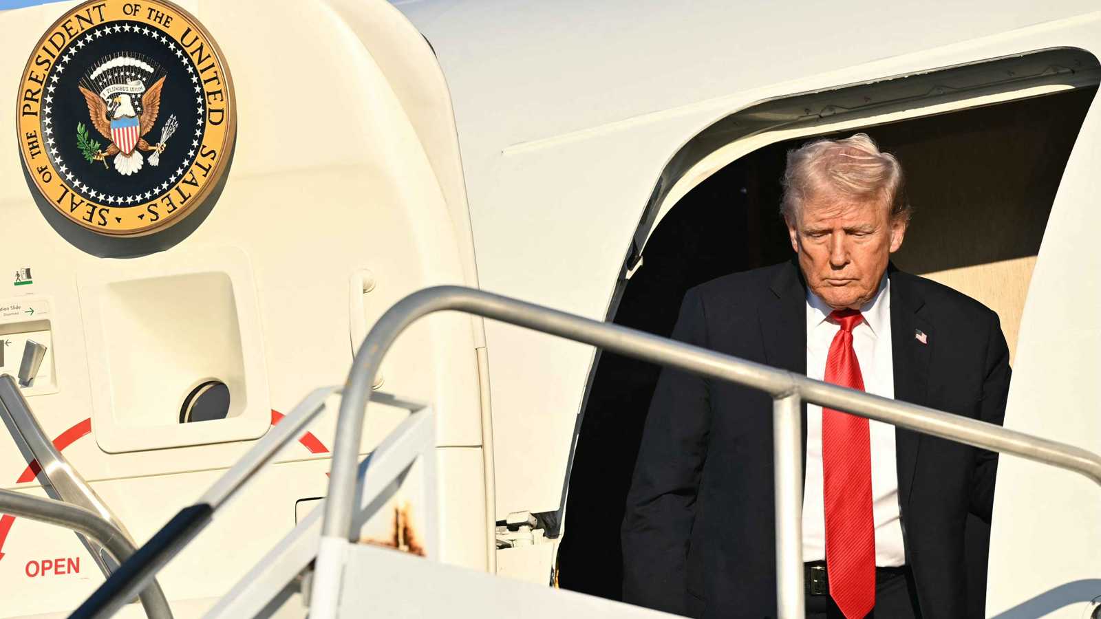 الرئيس الأمريكي دونالد ترامب