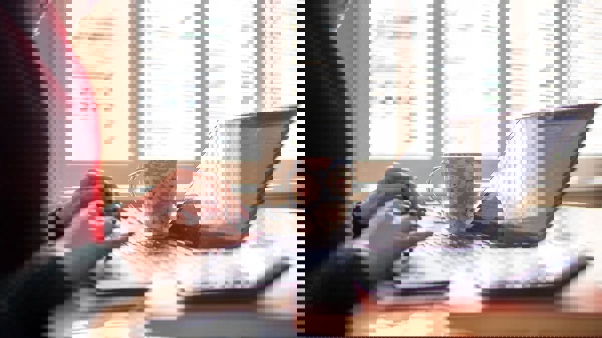 دراسة تكشف التأثير الإيجابي للعمل من المنزل على التجارة في زمن كورونا