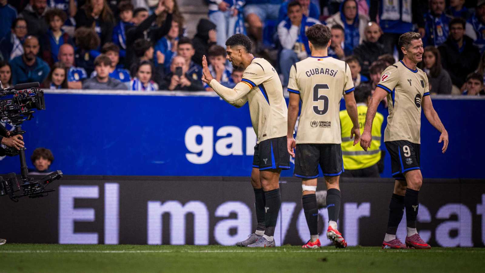 ليس خوان غارسيا.. أكثر لاعب أثار استياء جمهور برشلونة ضد أوفييدو