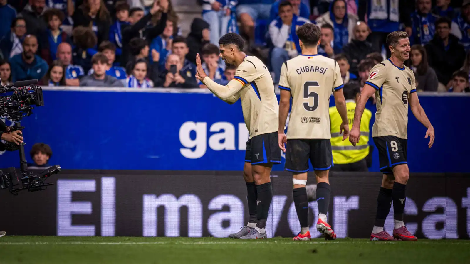 ليس خوان غارسيا.. أكثر لاعب أثار استياء جمهور برشلونة ضد أوفييدو