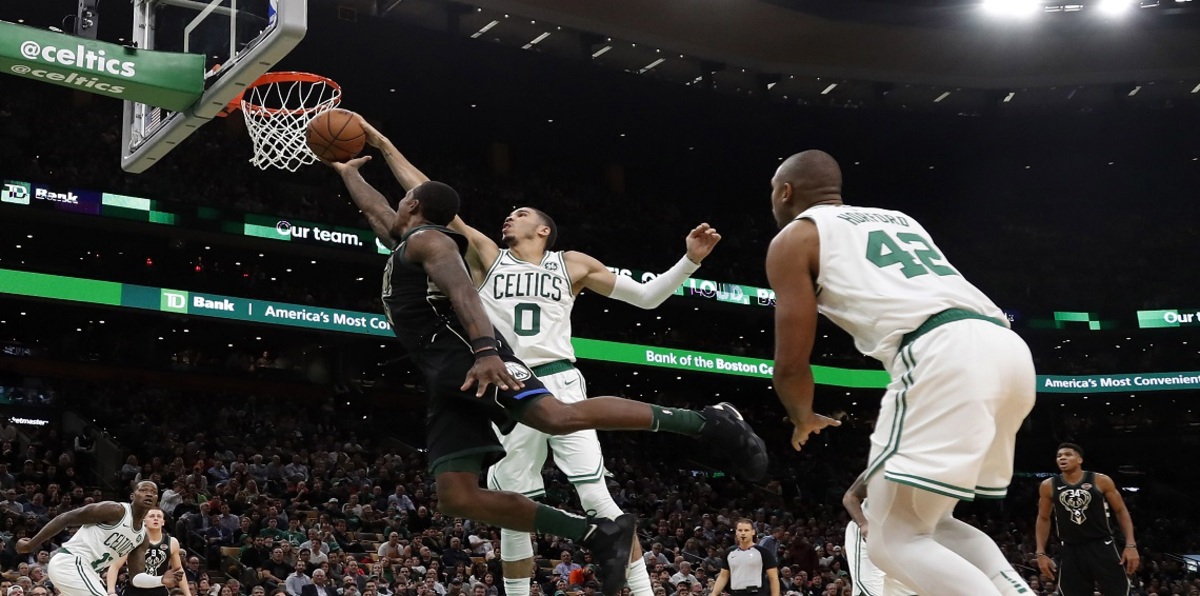 NBA بوسطن سيلتيكس يضع حدًا لبداية ميلووكي باكس المثالية في دوري السلة الأمريكي