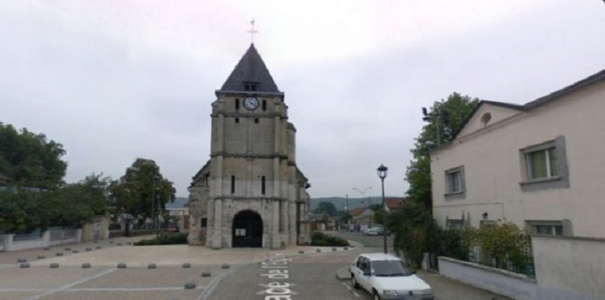 مقتل قس في كنيسة بفرنسا وداعش يتبنّى الحادث