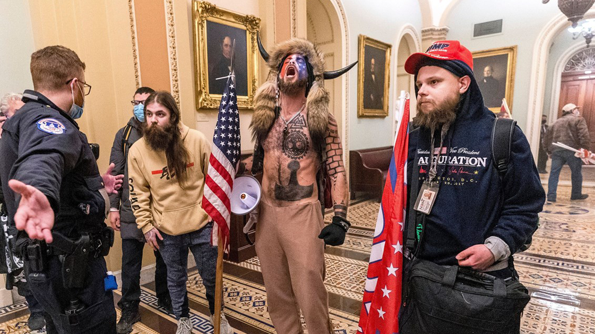 نكسة جديدة لترامب.. تبرئة حركة "أنتيفا" اليسارية من اقتحام الكونغرس