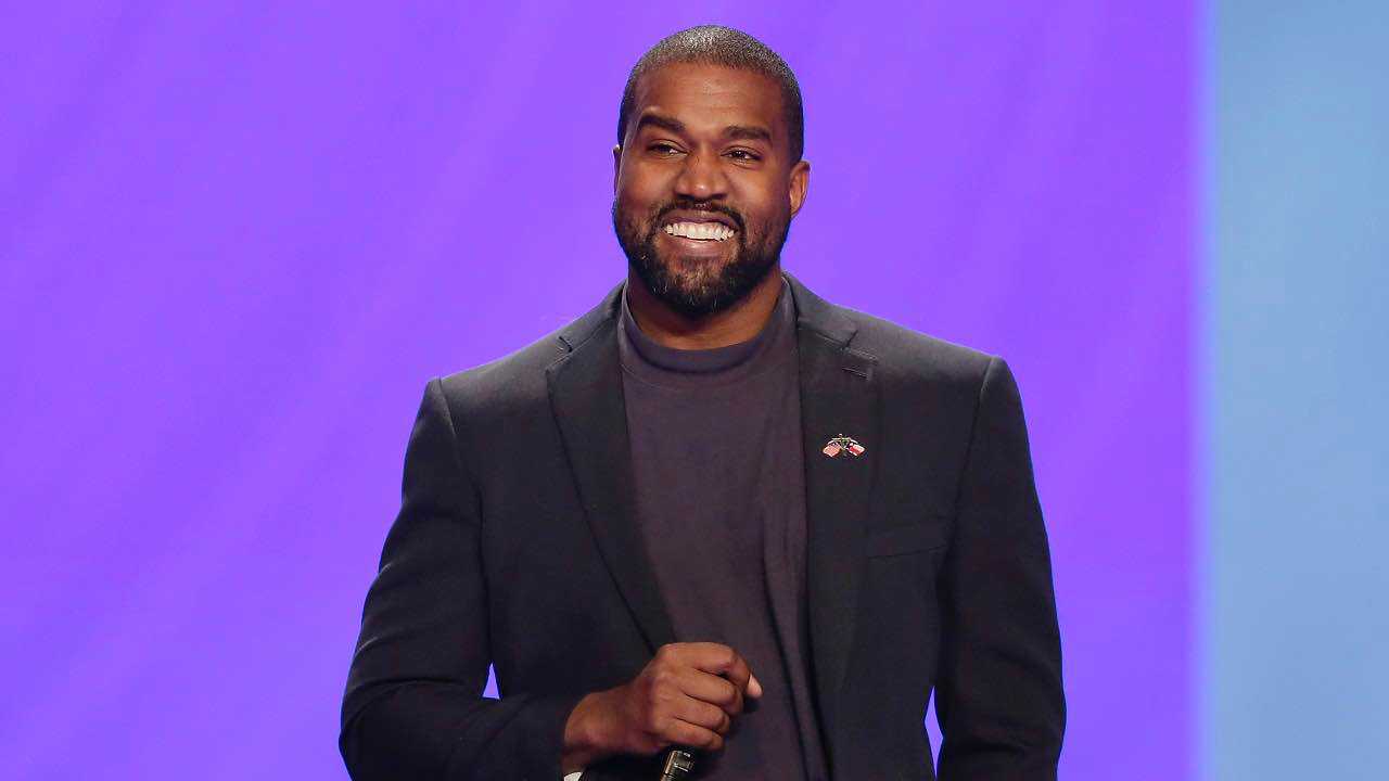 كانييه ويست مُهدد بالاعتقال إذا ذكر "النازيين" في حفله القادم