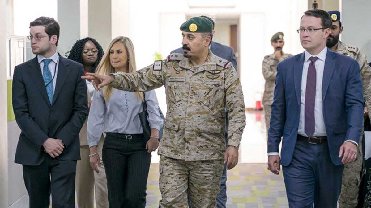 أمين عام التحالف الإسلامي يبحث مع وفد أمريكي قضايا محاربة الإرهاب