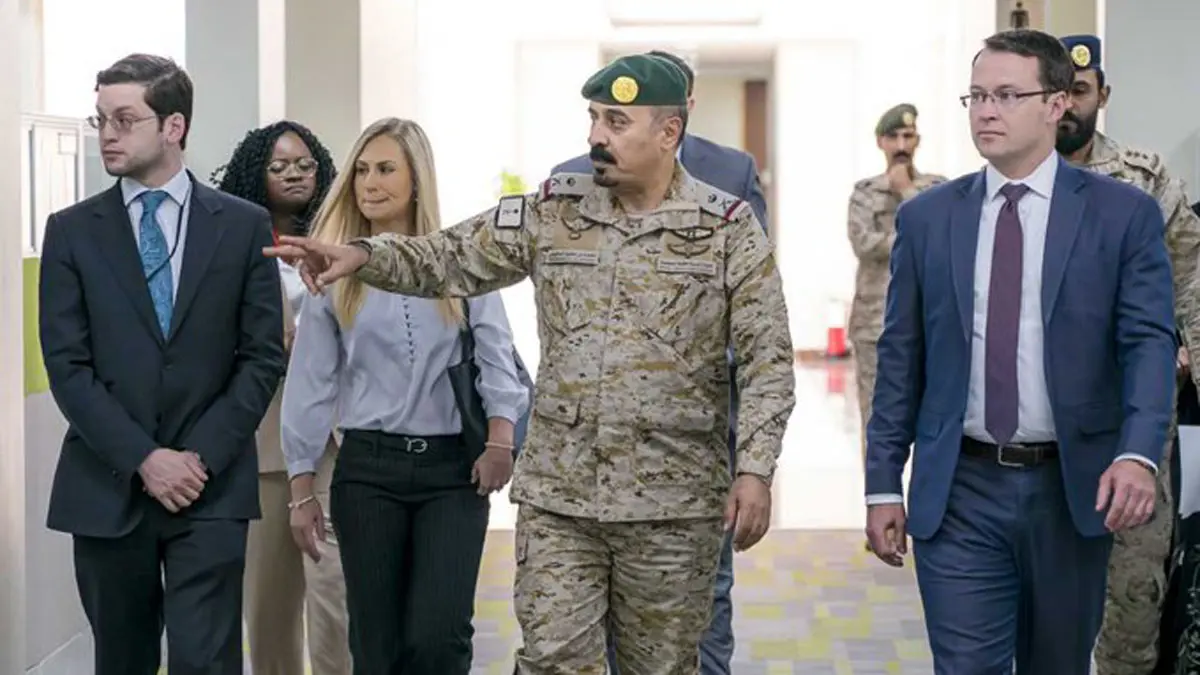 أمين عام التحالف الإسلامي يبحث مع وفد أمريكي قضايا محاربة الإرهاب