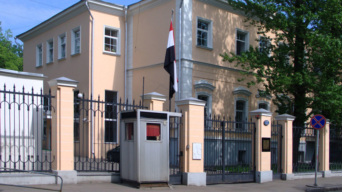 بسبب ضرب زوجته في مول تجاري.. عزل قنصل مصر في مدريد